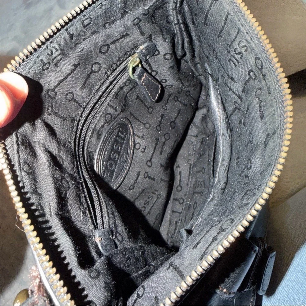 Fossil Black‎ Leather Crossbody Bag Flap Front Key Logo Brass Hardware Vintage